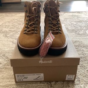 NIB Never been worn Madewell Hiking boots in Toffee size 8